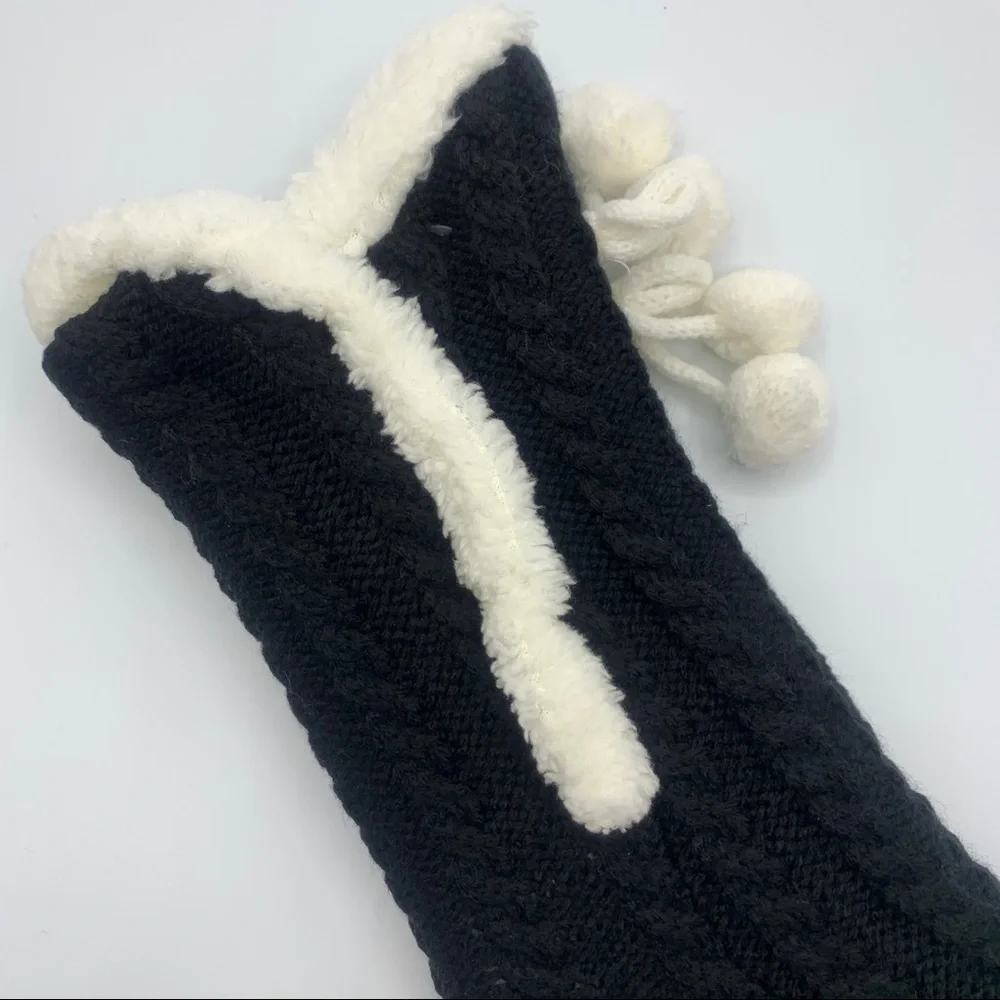 Women’s Black & White Cozy Lounge Slipper Socks NWT